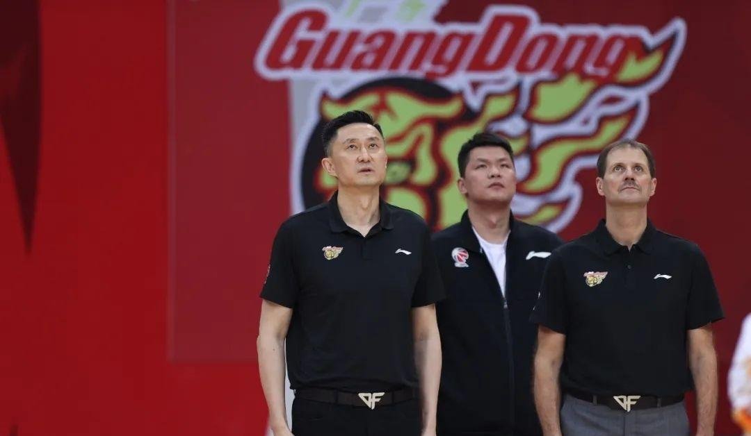详细阅读:队友cba(队友太弱所以贯彻辅助的宫廷魔法) 队友cba(队友太弱所以贯彻辅助的宫廷魔法)